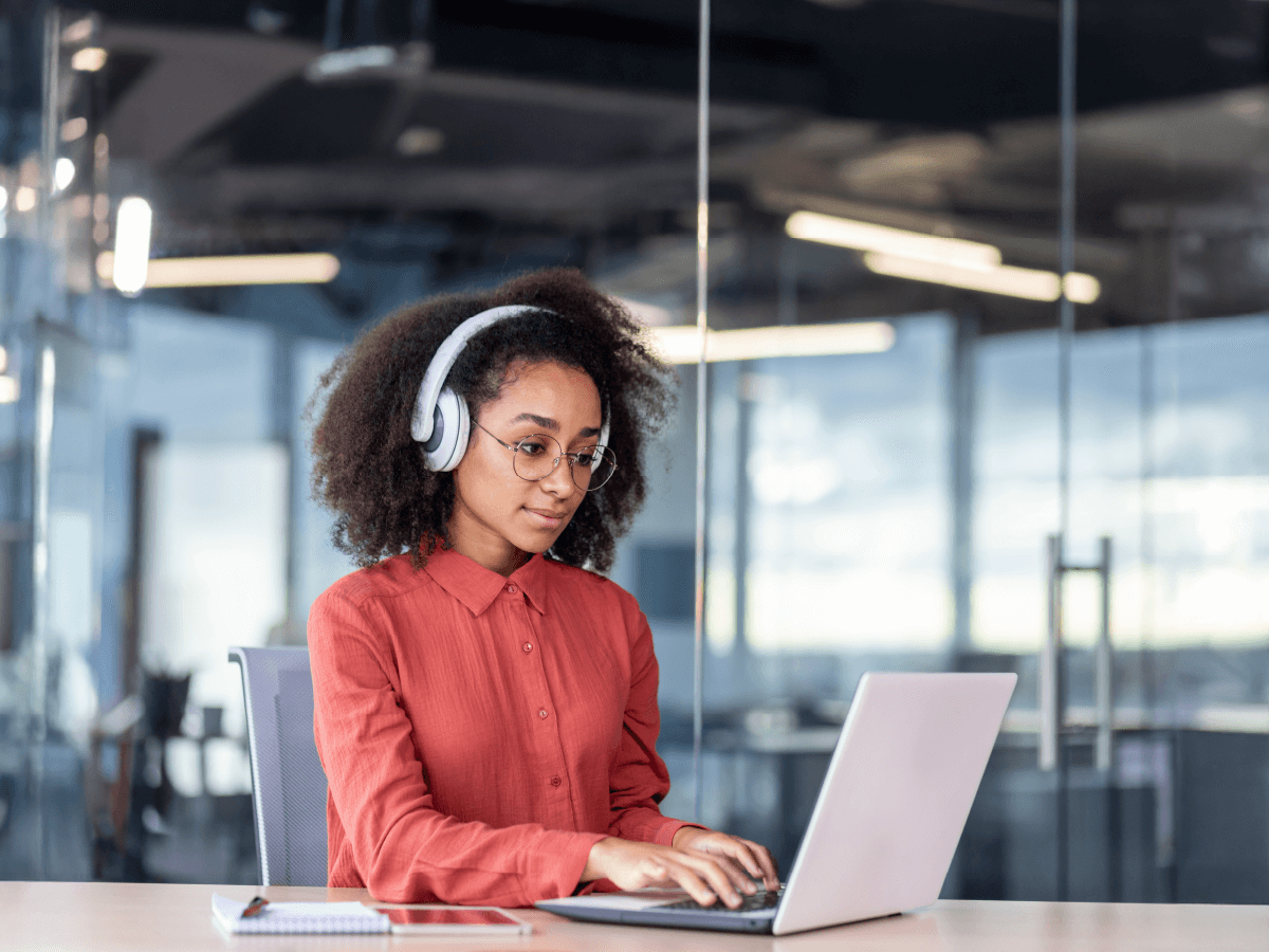 woman on laptop